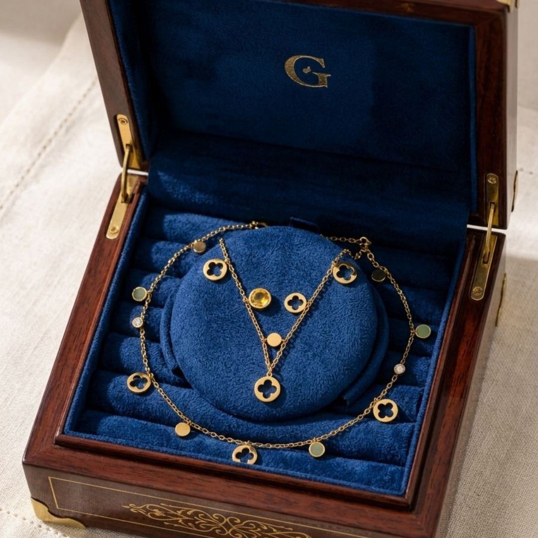 Elegant Stone Flower Necklace
