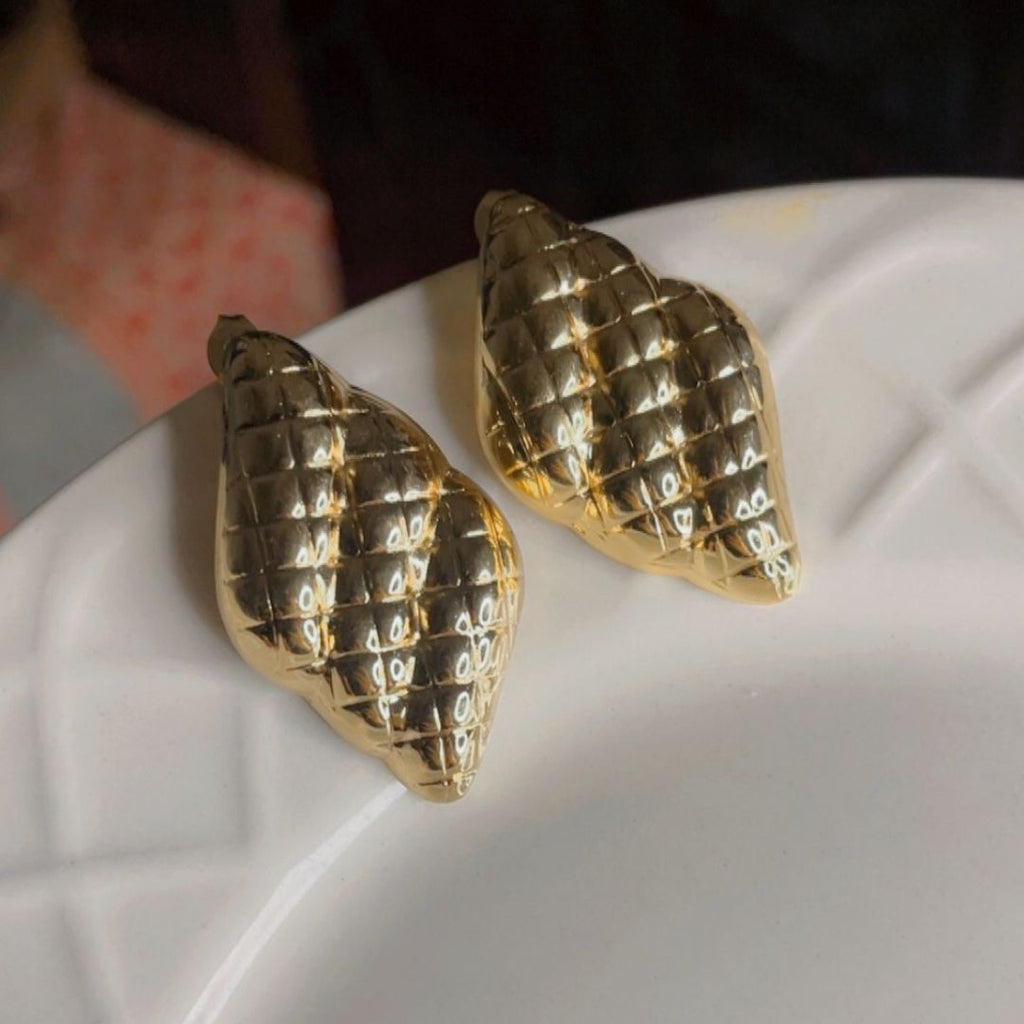 Luxury Gold Textured Stud Earrings 💛