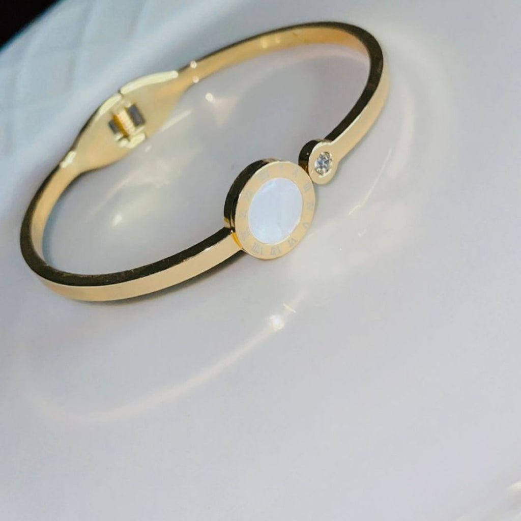 Minimalist Gold Charm Bracelet ✨