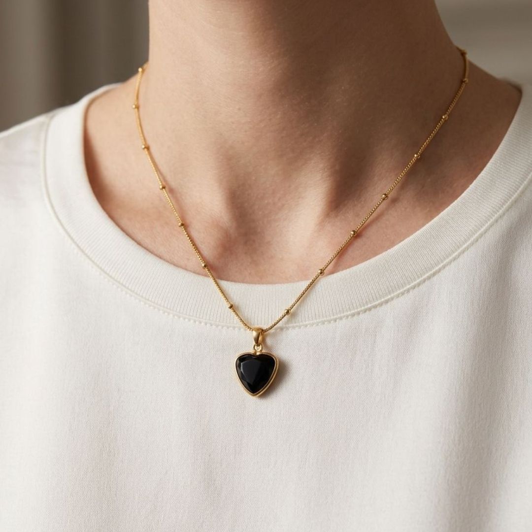 Elegant Black Pendant Lockit