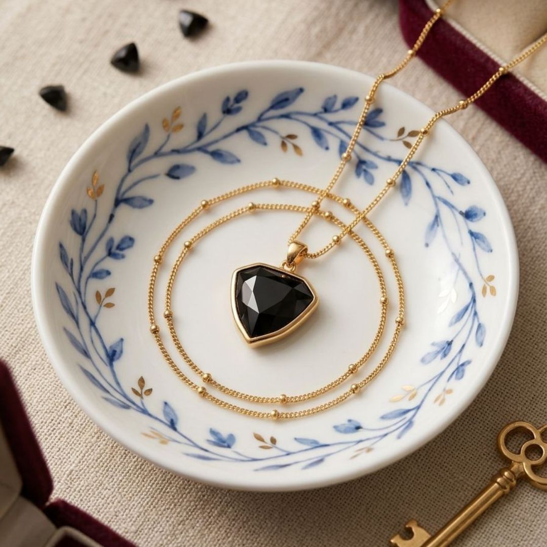 Elegant Black Pendant Lockit