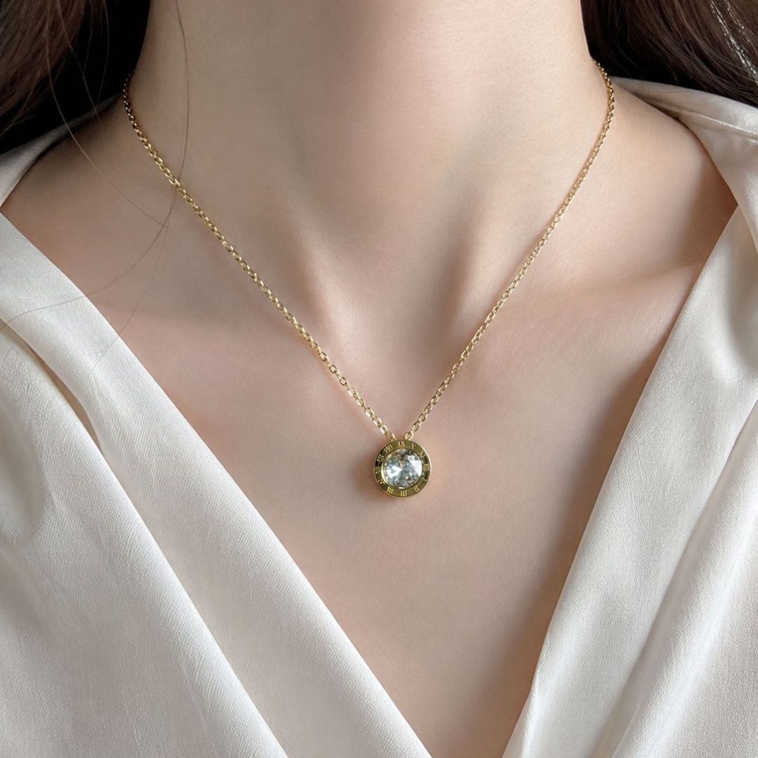 Elegant Crystal Pendant Lockit