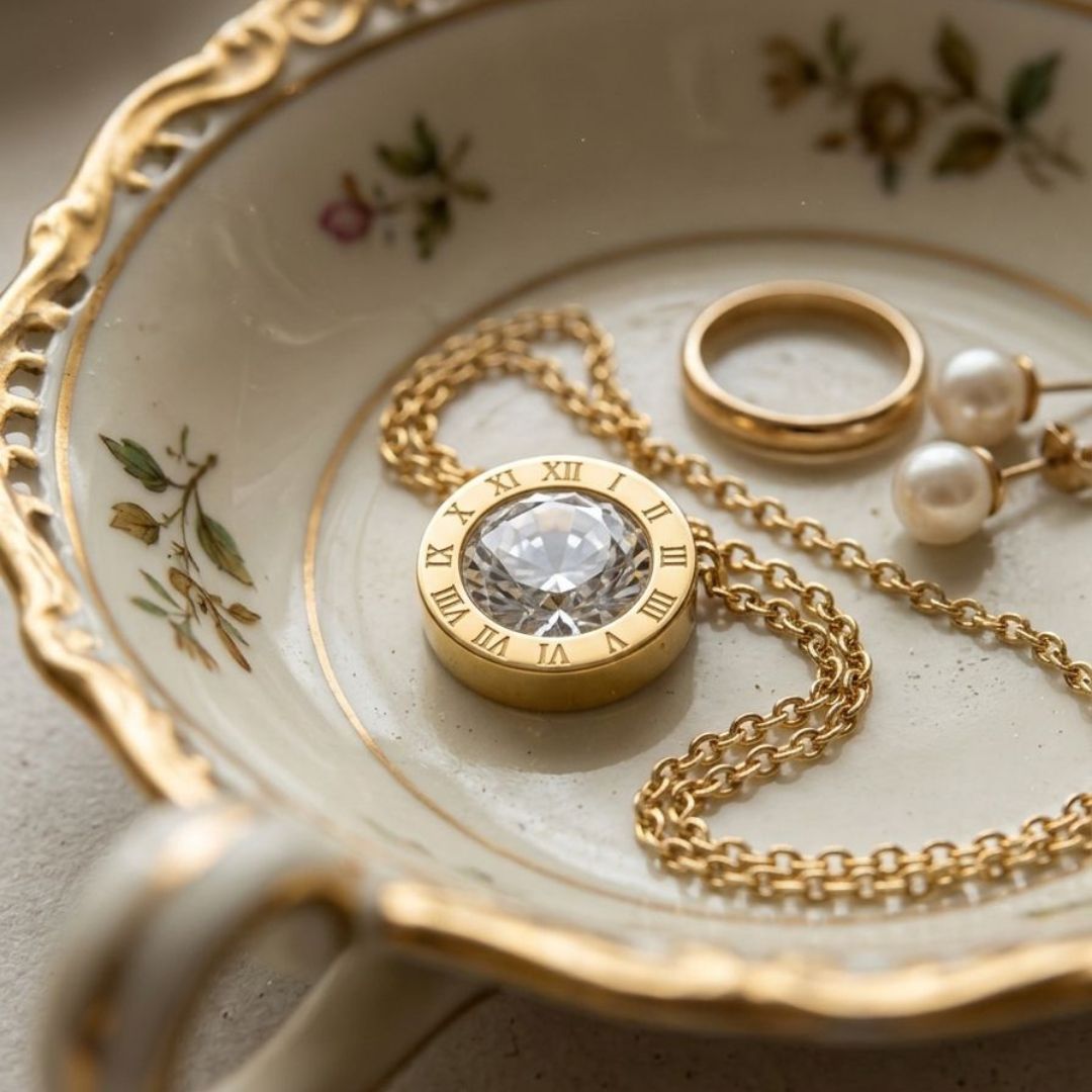 Elegant Crystal Pendant Lockit