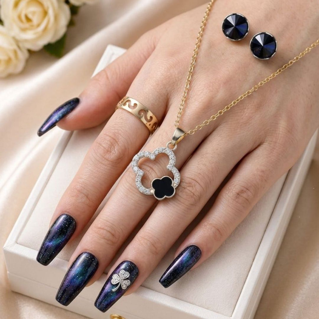 Elegant Black Clover Jewelry Set