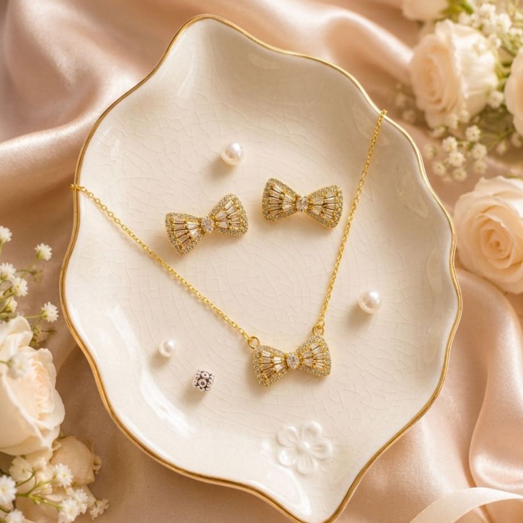 Elegant Bow Style Lockit & Earrings Set