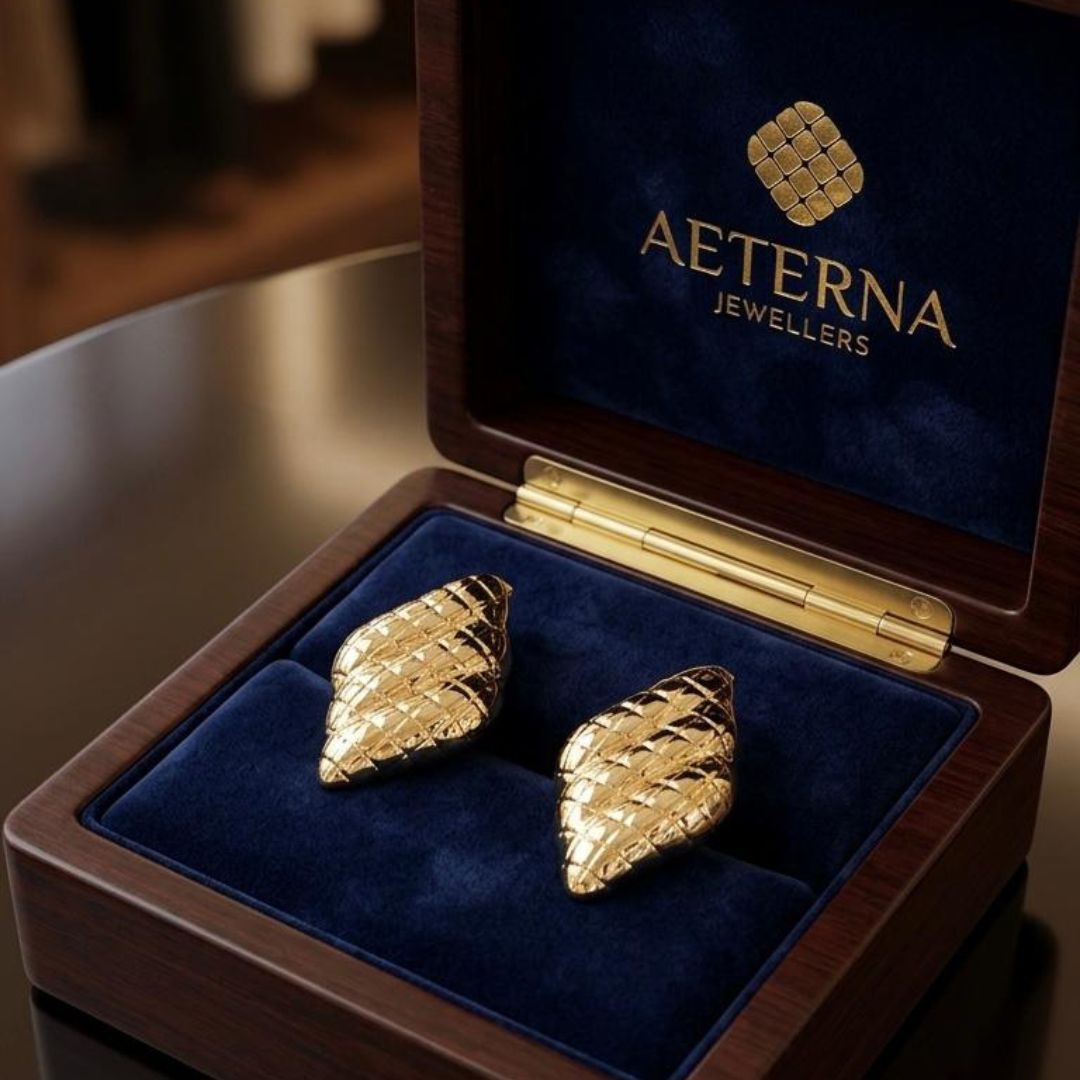 Luxury Gold Textured Stud Earrings 💛