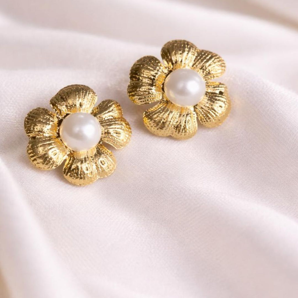Golden Pearl Flower Earrings 🌸✨
